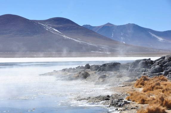 A Laguna Verde semi-congelada, no caminho para a Laguna Colorada, na Bolívia